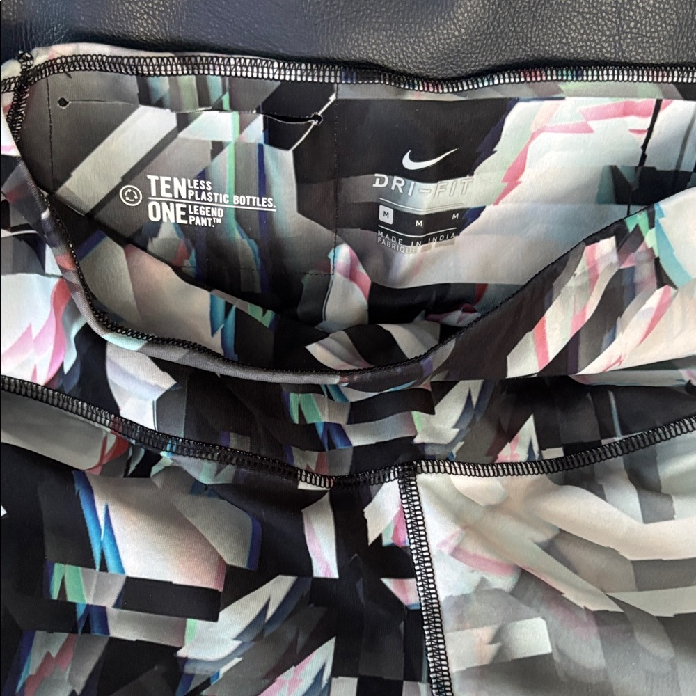 Nike Dri-FIT Multicolor Patterned Leggings